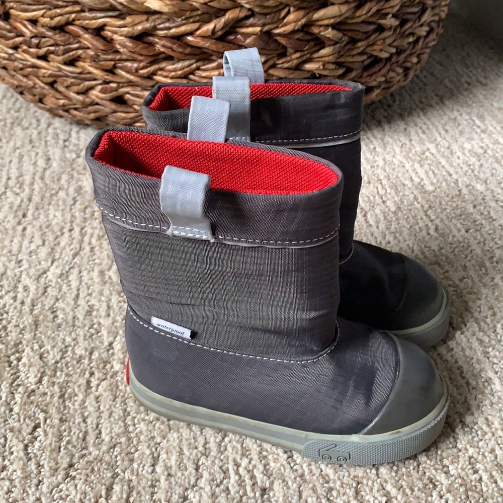 See Kai Run waterproof boots.